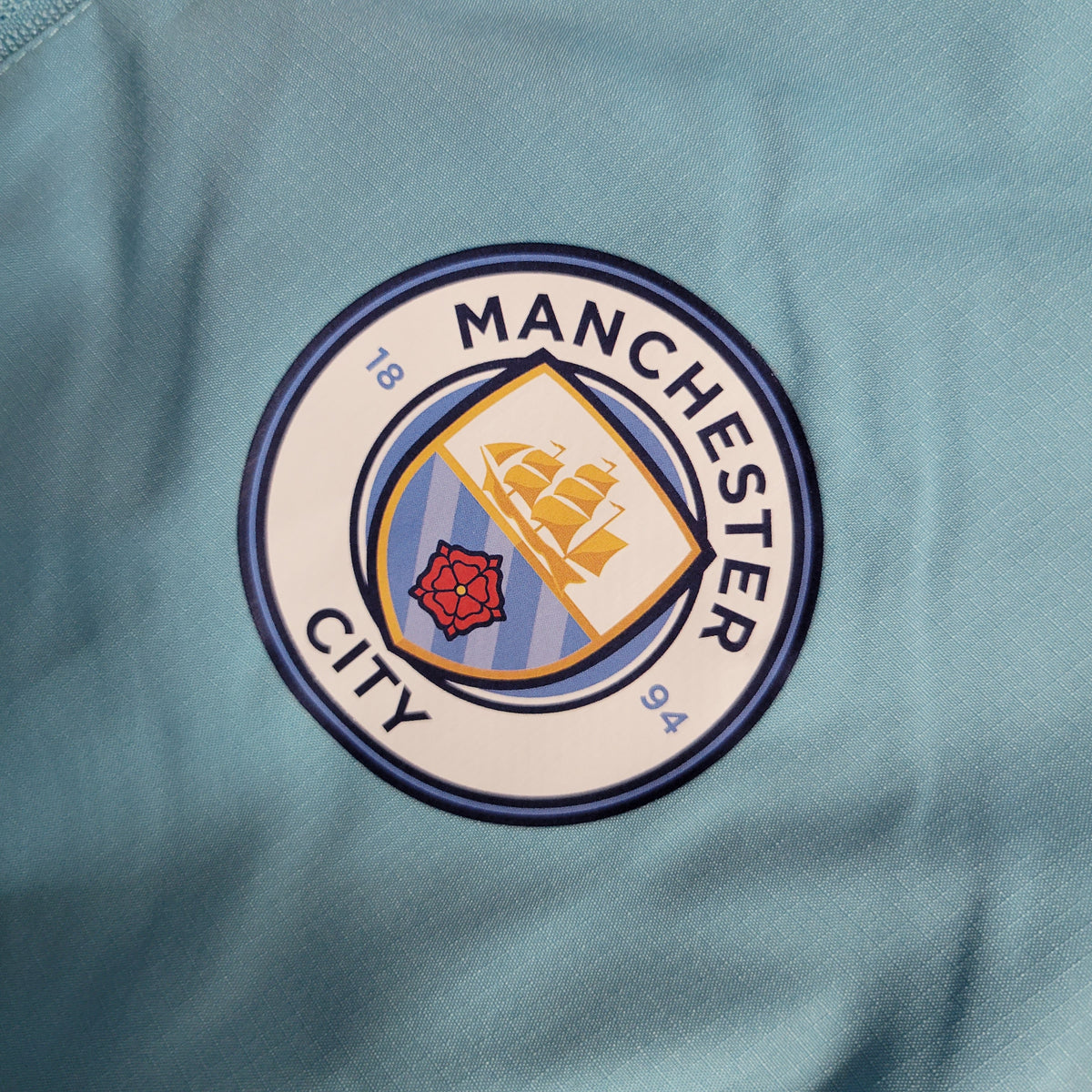 Windbreaker - Manchester City - Close-up